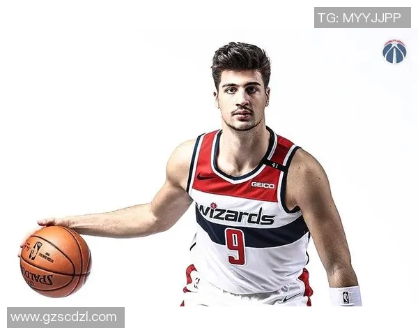 阿夫迪亚持球强突 上篮打进还造加罚 阿夫迪亚持球强突 上篮打进还造加罚