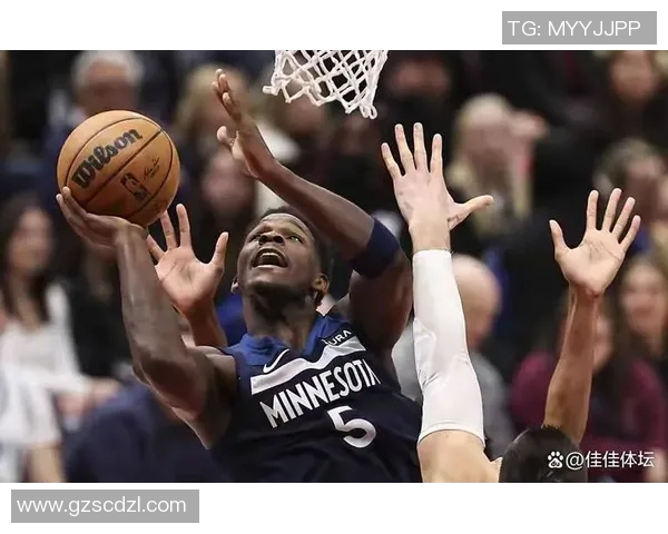 爱德华兹季前赛场均19.7分2.3助2失误，命中率41.231.6