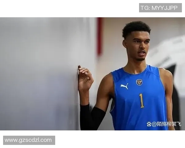 文班亚马盛赞卡斯尔表现：给予空间即高飞