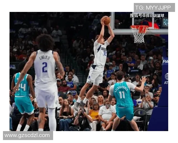 我来带队!克莱首节三分4中3轰11分2助 独行侠轰出42分!